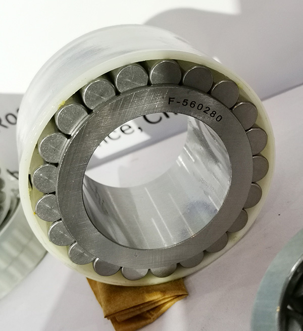 TAPER ROLLER BEARINGS  F-560280